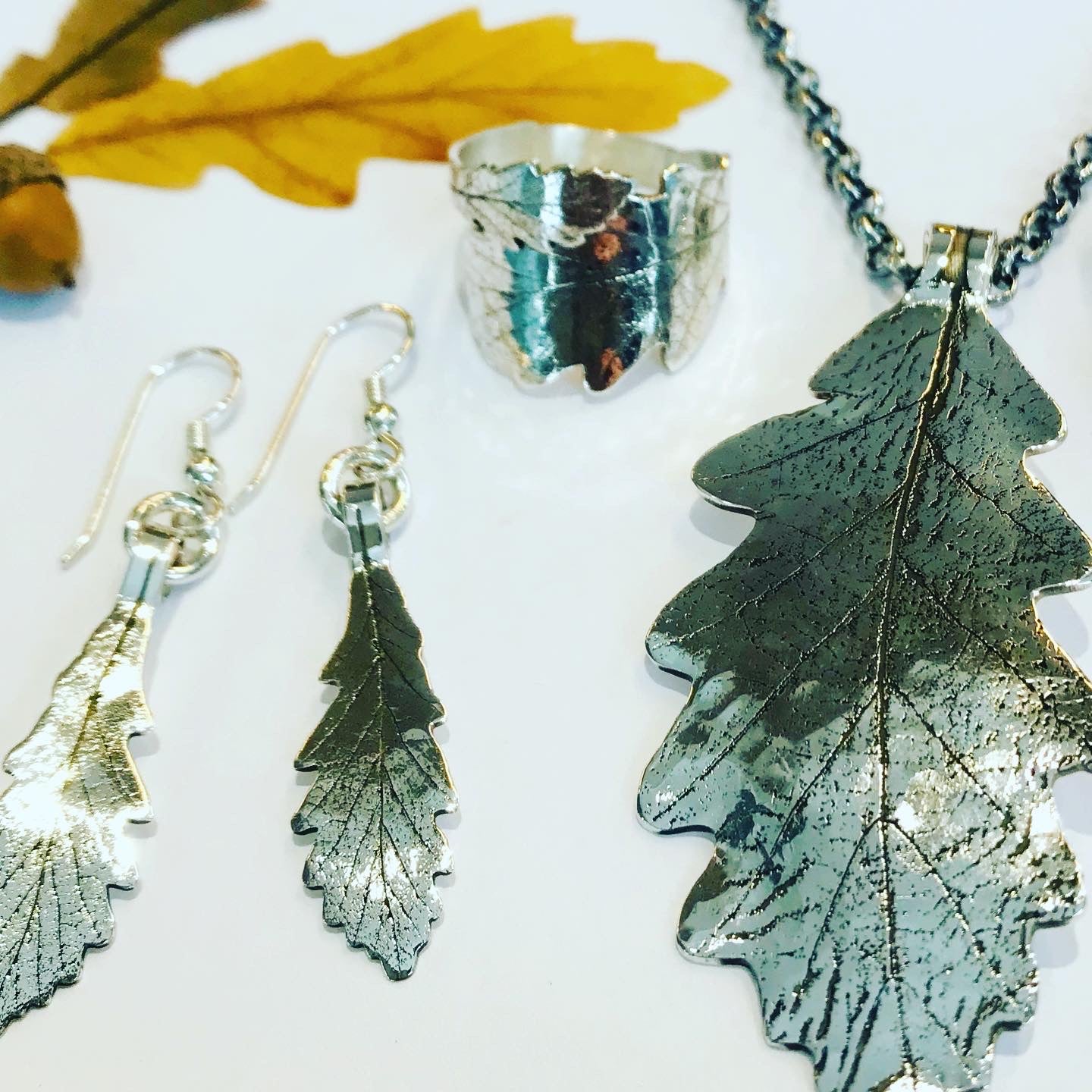 Eikeløv, sølv øyrepynt - Heng