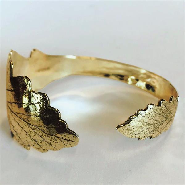 Eikeløv, sølv armring forgylt med 2 blad